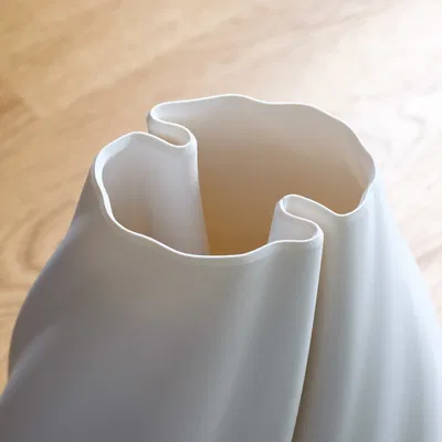 Bình Silky Crease – thiết kế vase mode 2 lớp (dual wall) mượt mà