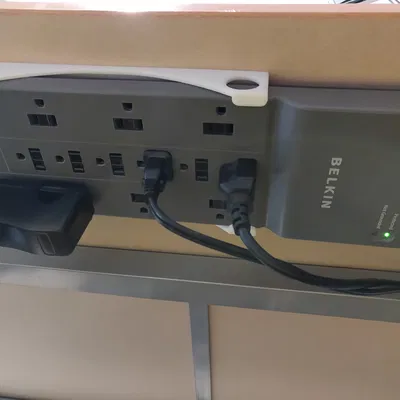 Giá đỡ ổ cắm Belkin 12 cổng