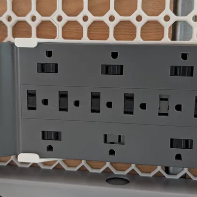 Giá đỡ ổ cắm điện Belkin 12 cổng cho hệ Underware