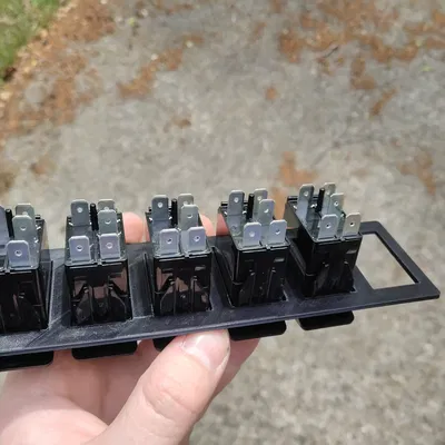 Khay Gắn 5 Công Tắc Xe Hơi Chuẩn DIN