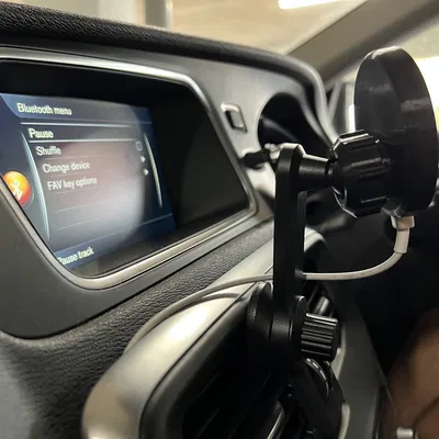 Sạc MagSafe bất kỳ → Ngàm ball 17mm xe hơi bất kỳ (parametric)