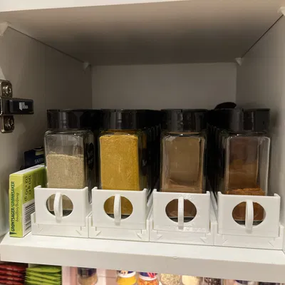 Kệ Gia Vị Kéo Xoay 3D Thông Minh - Sắp Xếp Gọn Gàng Bếp Nhà