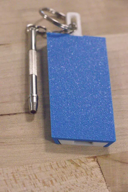 Móc Khóa Hộp Đựng Thẻ Nhớ SD/MicroSD An Toàn - Image 2