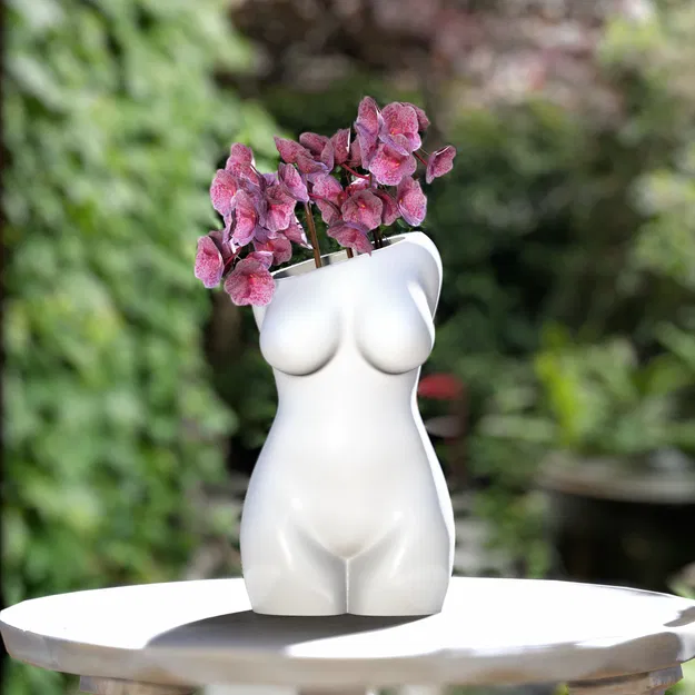 Bình Hoa Thân Người Nghệ Thuật Độc Đáo - Image 1