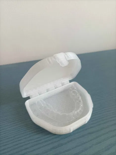 Hộp Đựng Khay Niềng Răng Trong Suốt (1 hoặc 2 khay) - Image 1