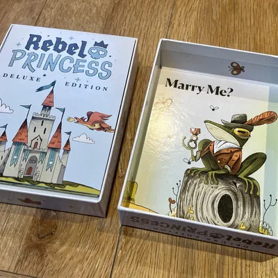 Hộp Đựng Bài Rebel Princess Deluxe Edition Dành Cho Bài Đã Bọc