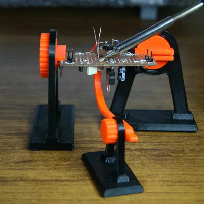 Bộ Giá Đỡ Perfboard và Trợ Giữ Linh Kiện Khi Hàn (Perfboard Holder and Helper)