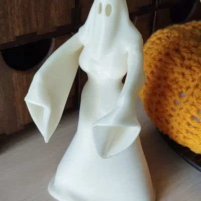 Bóng Ma Quý Cô Rùng Rợn (Spooky Lady Ghost)