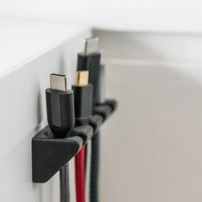 Kẹp giữ cáp (bắt vít countersunk) – Cable Holder (with screws)