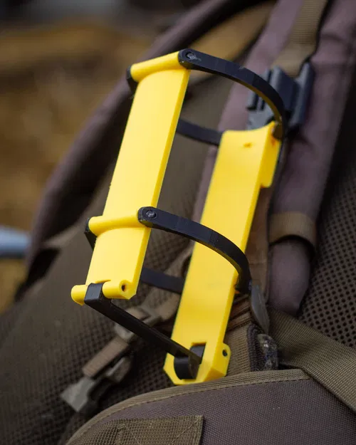 Can holder gập gọn cho quai balo (backpack strap) - Image 2