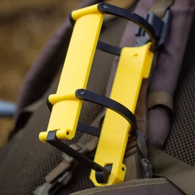 Can holder gập gọn cho quai balo (backpack strap)