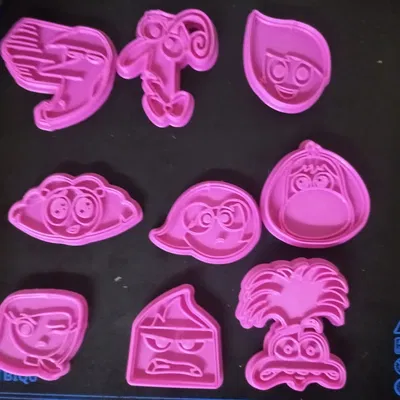 Khuôn Cắt Bánh "Inside Out" 3D - Sáng Tạo Hình Nhân Vật