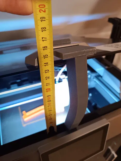 Qidi 4 Deckelhalter – Giá đỡ nắp giúp giữ cửa đóng khi in PLA/PETG - Image 3