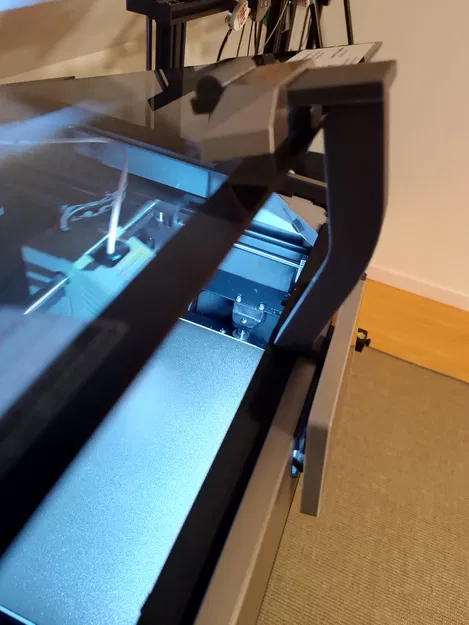 Qidi 4 Deckelhalter – Giá đỡ nắp giúp giữ cửa đóng khi in PLA/PETG - Image 5