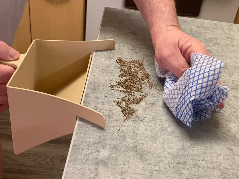 Counter Cleaner – Dụng cụ gom rác lau dọn mặt bàn - Image 1