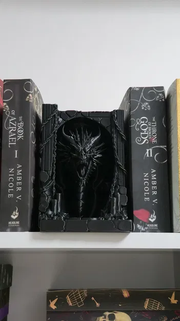 Chặn sách Rồng Đen – Kệ sách rồng phong cách Gothic - Image 1