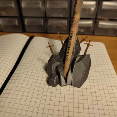 Giá Cắm Bút Excalibur (Excalibur Pen Stand)