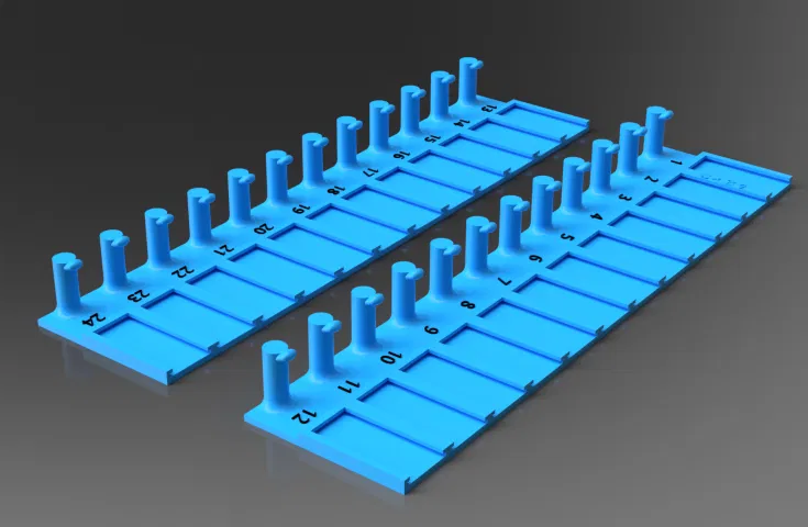 Giá treo chìa khóa/dây đeo có khe gắn nhãn - Image 3