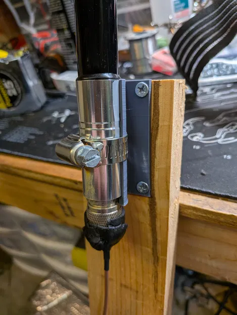 Giá đỡ anten LoraWan (LoraWan Antenna Mount) - Image 1