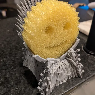 Giá Đỡ Miếng Rửa Bát Hình Ngai Vàng Sắt Độc Đáo