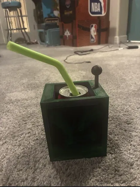 Đế Giữ Lon Nước Ngọt Hình Hộp Nước Ép Vee Độc Đáo - Image 1