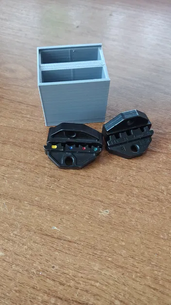 Hộp Đựng Khuôn Kìm Ép Cos 3D - Image 3