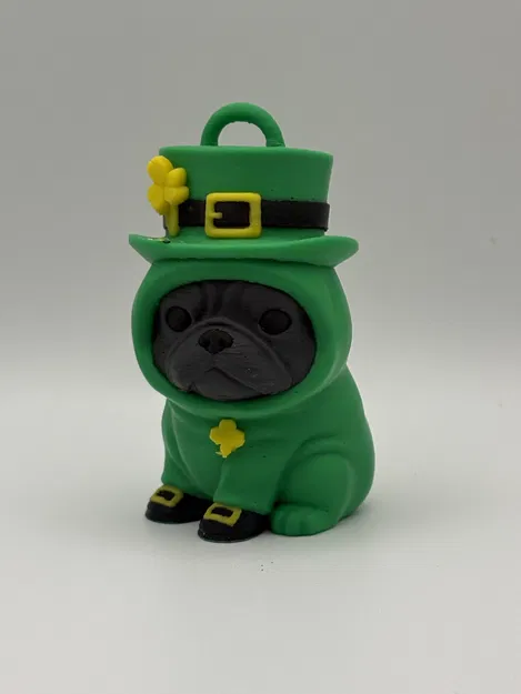 Mô hình Chó Pug St. Patrick - Trang phục Xanh May Mắn - Image 1