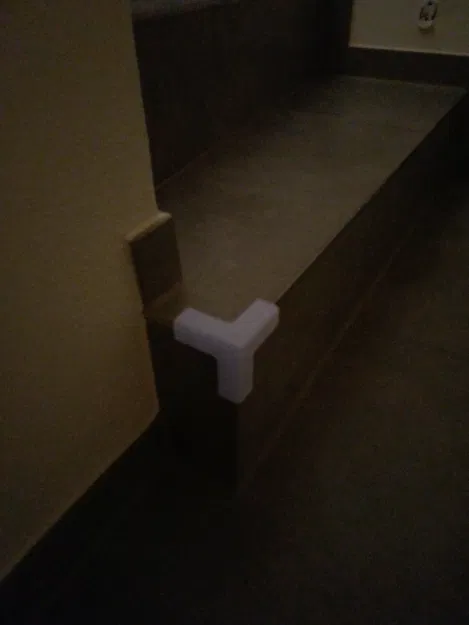 Thêm một miếng bảo vệ góc / Another corner protector - Image 4