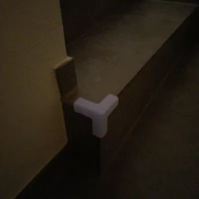 Thêm một miếng bảo vệ góc / Another corner protector