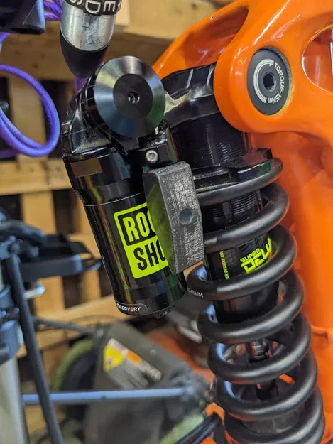 RockShox Super Deluxe Coil RT 160mm Lockout - Image 2