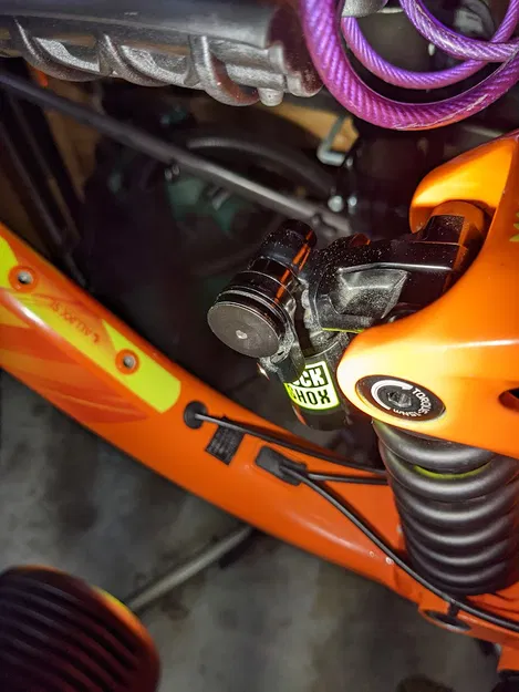 RockShox Super Deluxe Coil RT 160mm Lockout - Image 7