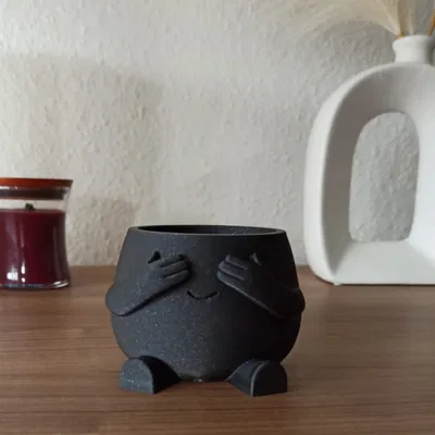 Chậu nhân vật “Shy-Guy” – Modern Planter