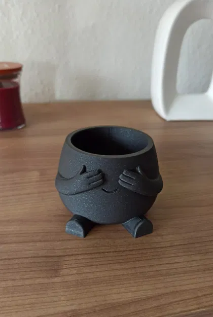 Chậu nhân vật “Shy-Guy” – Modern Planter - Image 4