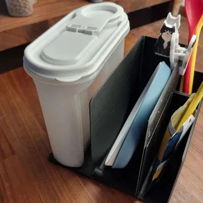 Trạm để thức ăn cho mèo (Cat food station)