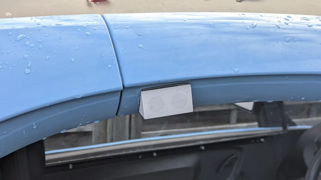 Giá đỡ nam châm cửa sổ xe Twizy Elia - Image 2