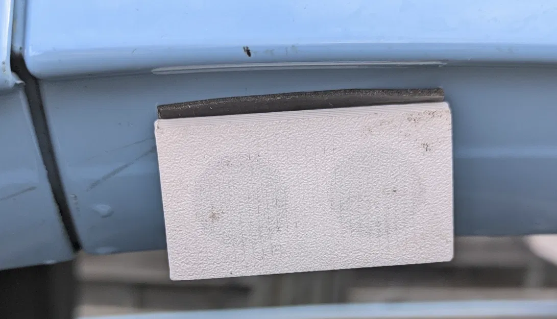 Giá đỡ nam châm cửa sổ xe Twizy Elia - Image 3