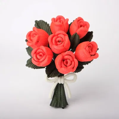 Tượng Bó Hoa Hồng Đan Len (Knitted Rose Bouquet Sculpture)