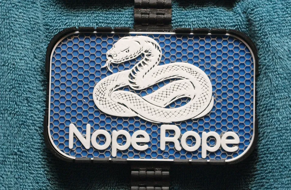 Bảng hiệu “Nope Rope / Danger Noodle” (hình rắn) 100x160mm - Image 2