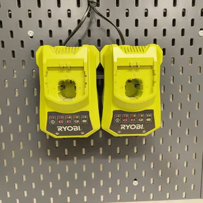 Đế giữ sạc đôi Ryobi cho bảng IKEA Skadis