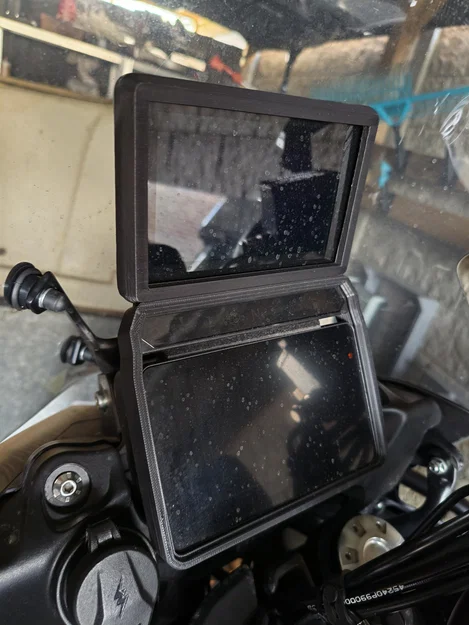 Benelli TRK 702 Dual Screen – Ốp gắn thêm màn hình CarPlay 5 inch - Image 1
