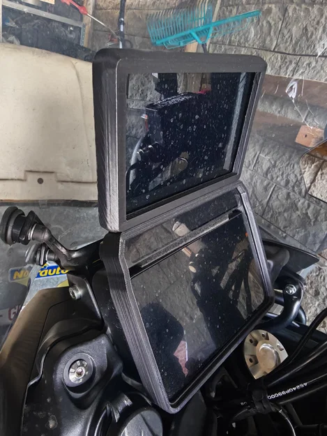 Benelli TRK 702 Dual Screen – Ốp gắn thêm màn hình CarPlay 5 inch - Image 2