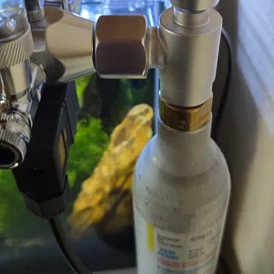 Giá đỡ hồ thủy sinh cho bình CO2 Sodastream 60mm