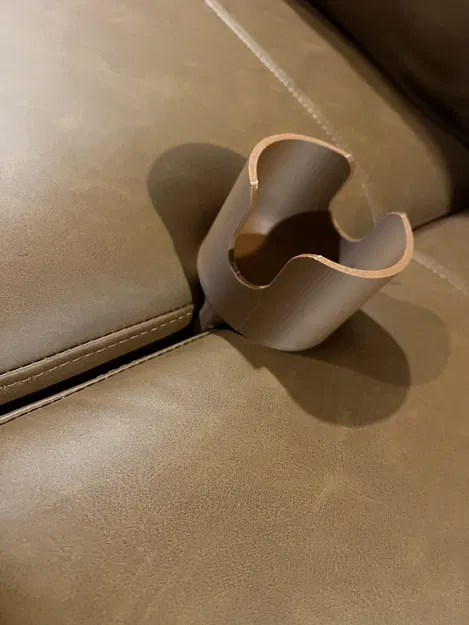 Giá đỡ ly/cốc kẹp giữa nệm ghế sofa (Couch Cushion Cup Holder) - Image 3