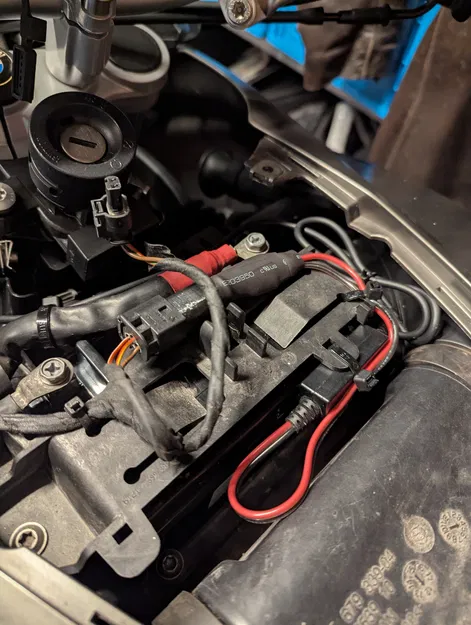 BMW 3-pin GPS/Accessory connector #83300413585 - Image 2