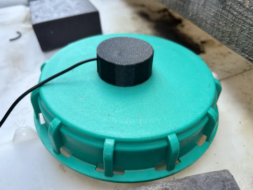 Đế Gắn Cảm Biến Siêu Âm JSN-SR04T Cho Nắp Thùng IBC - Image 1