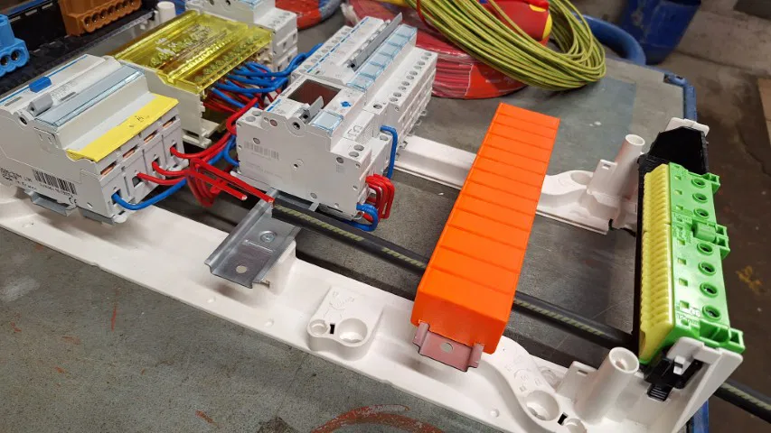 Phụ kiện quản lý cáp 3D cho tủ điện DIN rail - Image 1