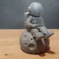 Mô Hình Phi Hành Gia Ngồi Trên Mặt Trăng - Trang Trí Nhà Cửa - Thumbnail 4