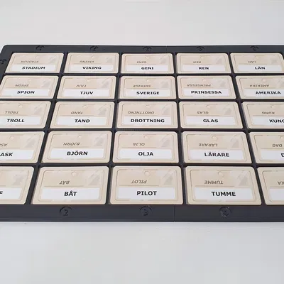 Bảng sắp xếp bài trên bàn cho board game Codenames