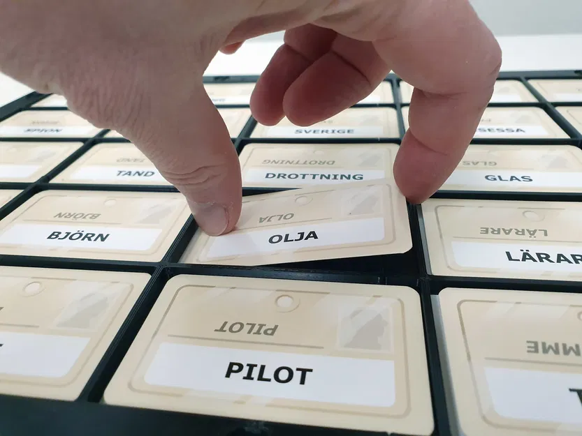 Bảng sắp xếp bài trên bàn cho board game Codenames - Image 5