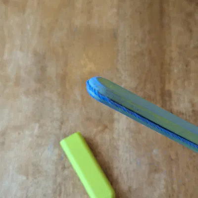 Dao tập võ dùng dây phấn (chalk line) để đánh dấu đòn